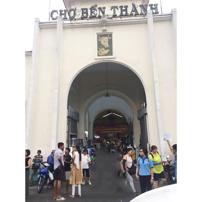 Cô gái mắc sai lầm lớn khi nhờ dân mạng sửa bức ảnh chụp lần đầu tiên ở chợ Bến Thành